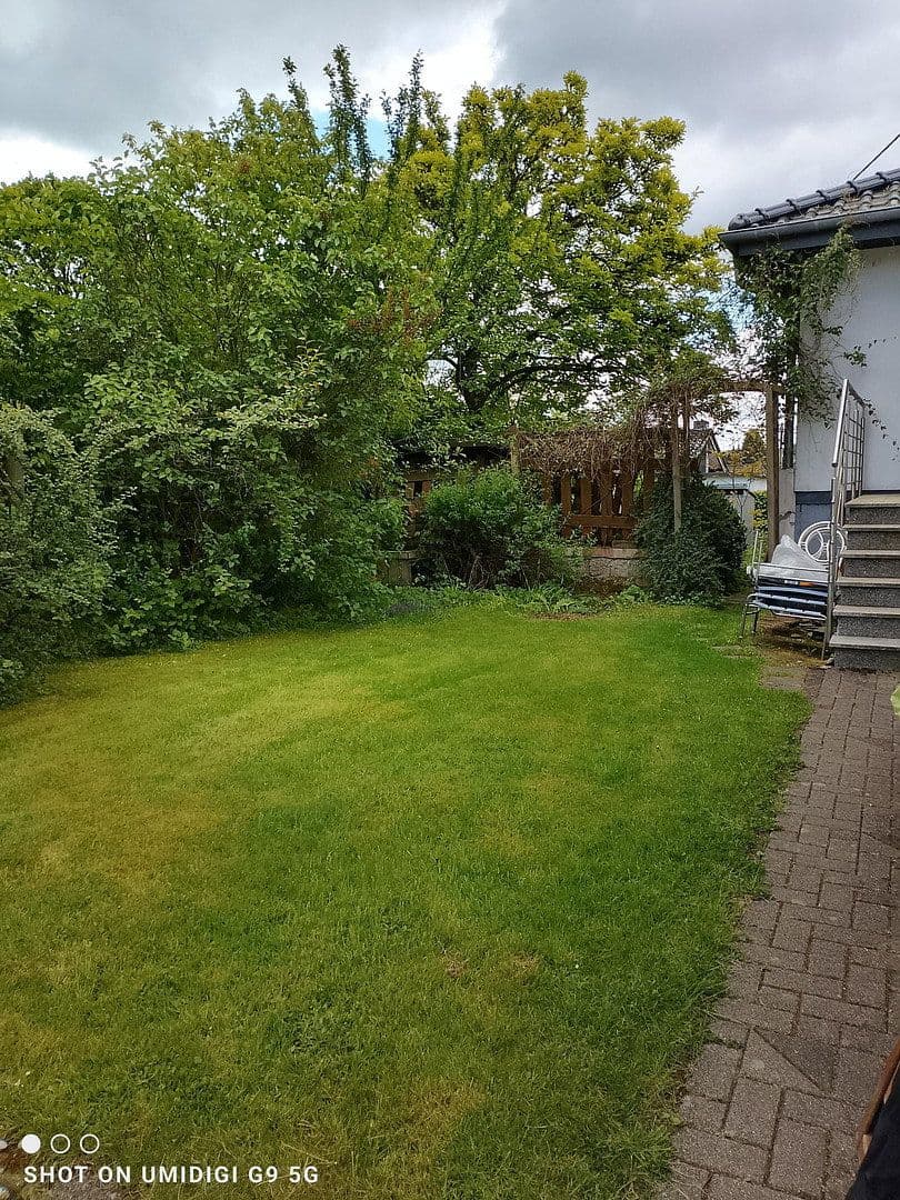 Prodej domu 124 m², pozemek 667 m², Neunkirchen-Seelscheid, Severní Porýní-Vestfálsko Prodej domu 124 m², pozemek 667 m², Neunkirchen-Seelscheid, Severní Porýní-Vestfálsko