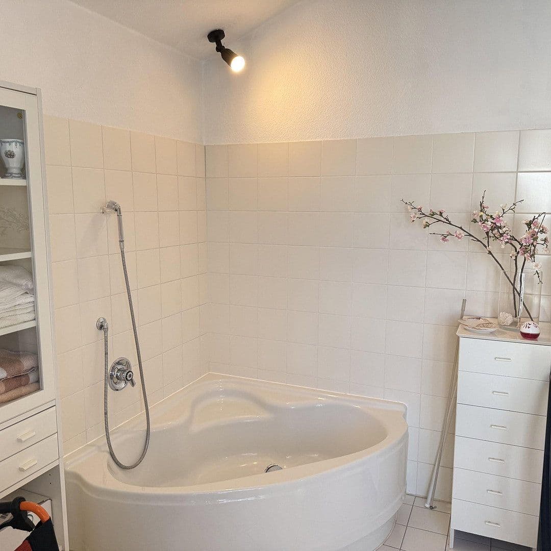 Prodej domu 153 m², pozemek 400 m², Stuhr, Dolní Sasko Prodej domu 153 m², pozemek 400 m², Stuhr, Dolní Sasko