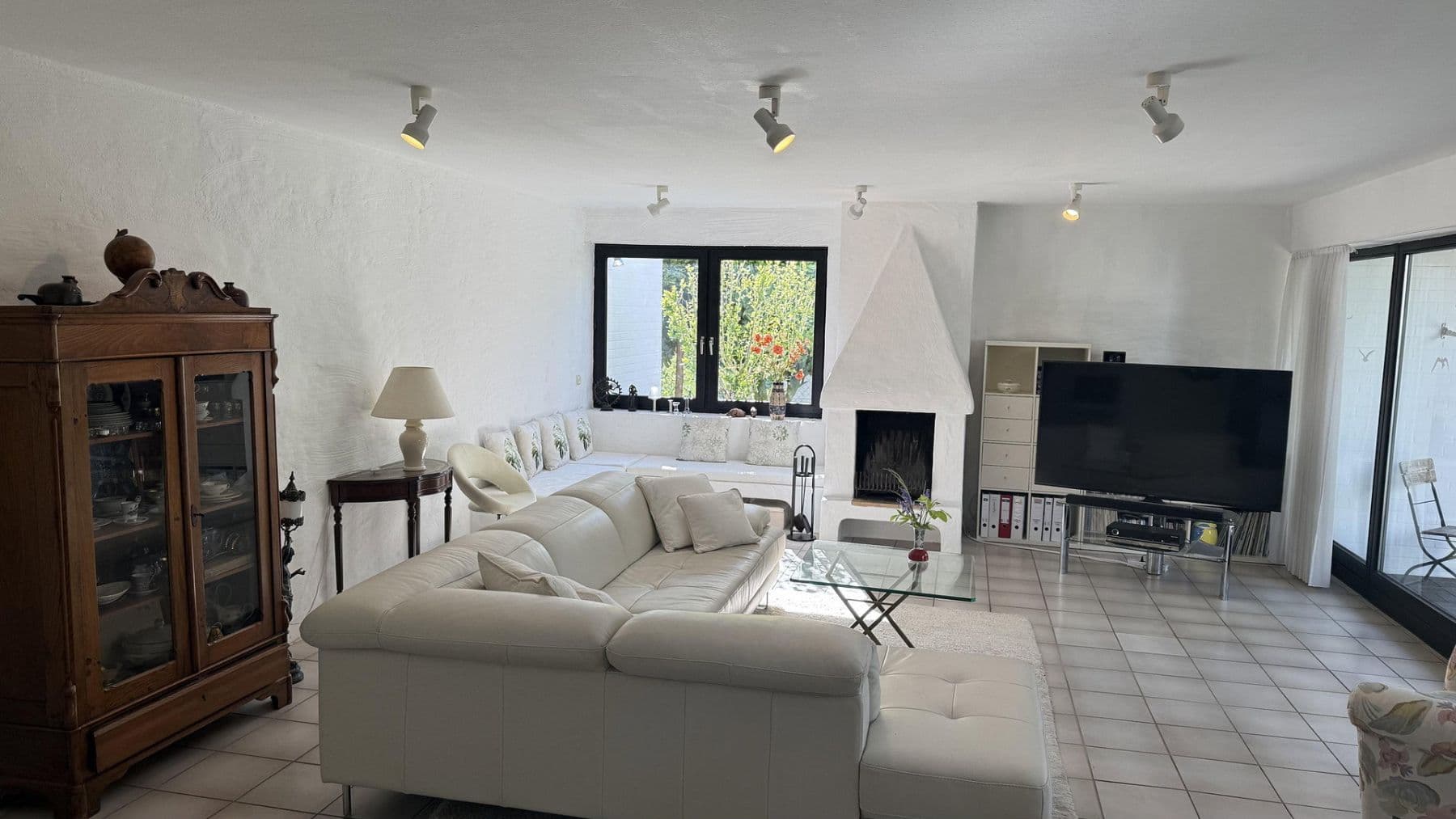 Prodej domu 153 m², pozemek 400 m², Stuhr, Dolní Sasko Prodej domu 153 m², pozemek 400 m², Stuhr, Dolní Sasko
