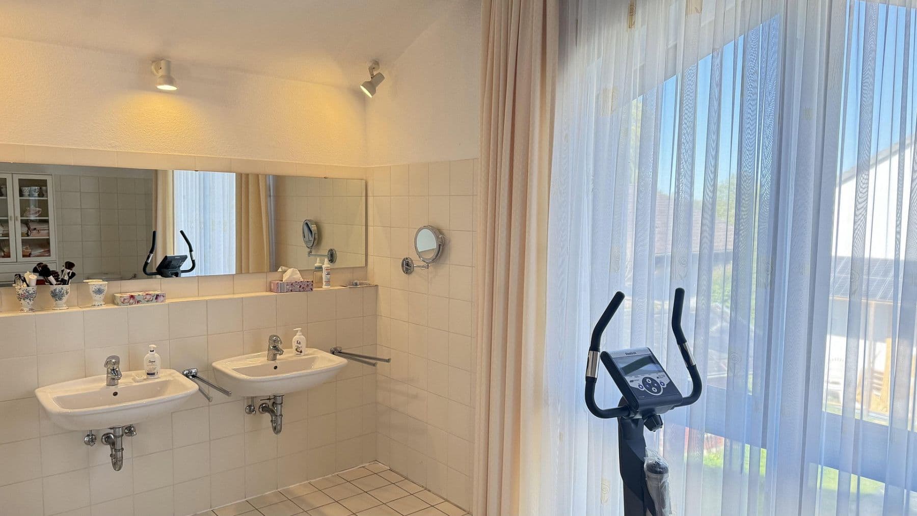 Prodej domu 153 m², pozemek 400 m², Stuhr, Dolní Sasko Prodej domu 153 m², pozemek 400 m², Stuhr, Dolní Sasko
