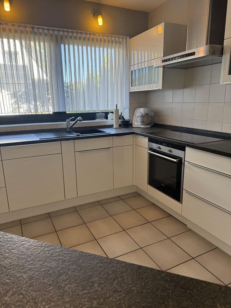 Prodej domu 153 m², pozemek 400 m², Stuhr, Dolní Sasko Prodej domu 153 m², pozemek 400 m², Stuhr, Dolní Sasko