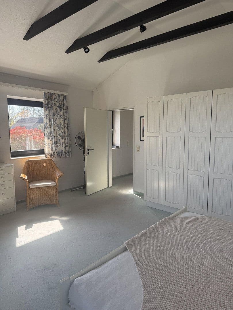 Prodej domu 153 m², pozemek 400 m², Stuhr, Dolní Sasko Prodej domu 153 m², pozemek 400 m², Stuhr, Dolní Sasko