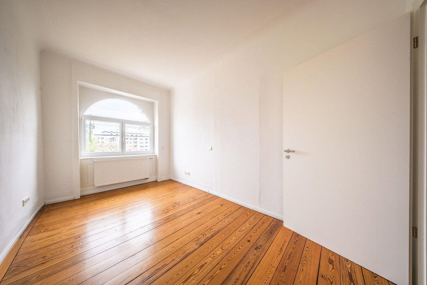 Prodej bytu 3+1 68 m², Mönchhaldenstr 105, Stuttgart, Bádensko-Württembersko Prodej bytu 3+1 68 m², Mönchhaldenstr 105, Stuttgart, Bádensko-Württembersko