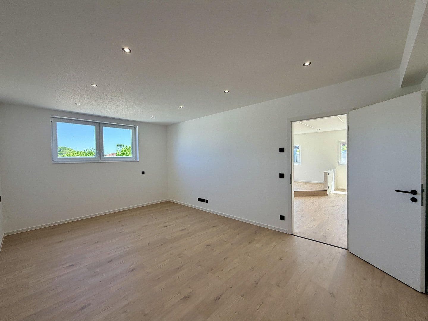 Pronájem bytu 4+1 134 m², Draisstr. 1, Karlsbad, Bádensko-Württembersko Pronájem bytu 4+1 134 m², Draisstr. 1, Karlsbad, Bádensko-Württembersko