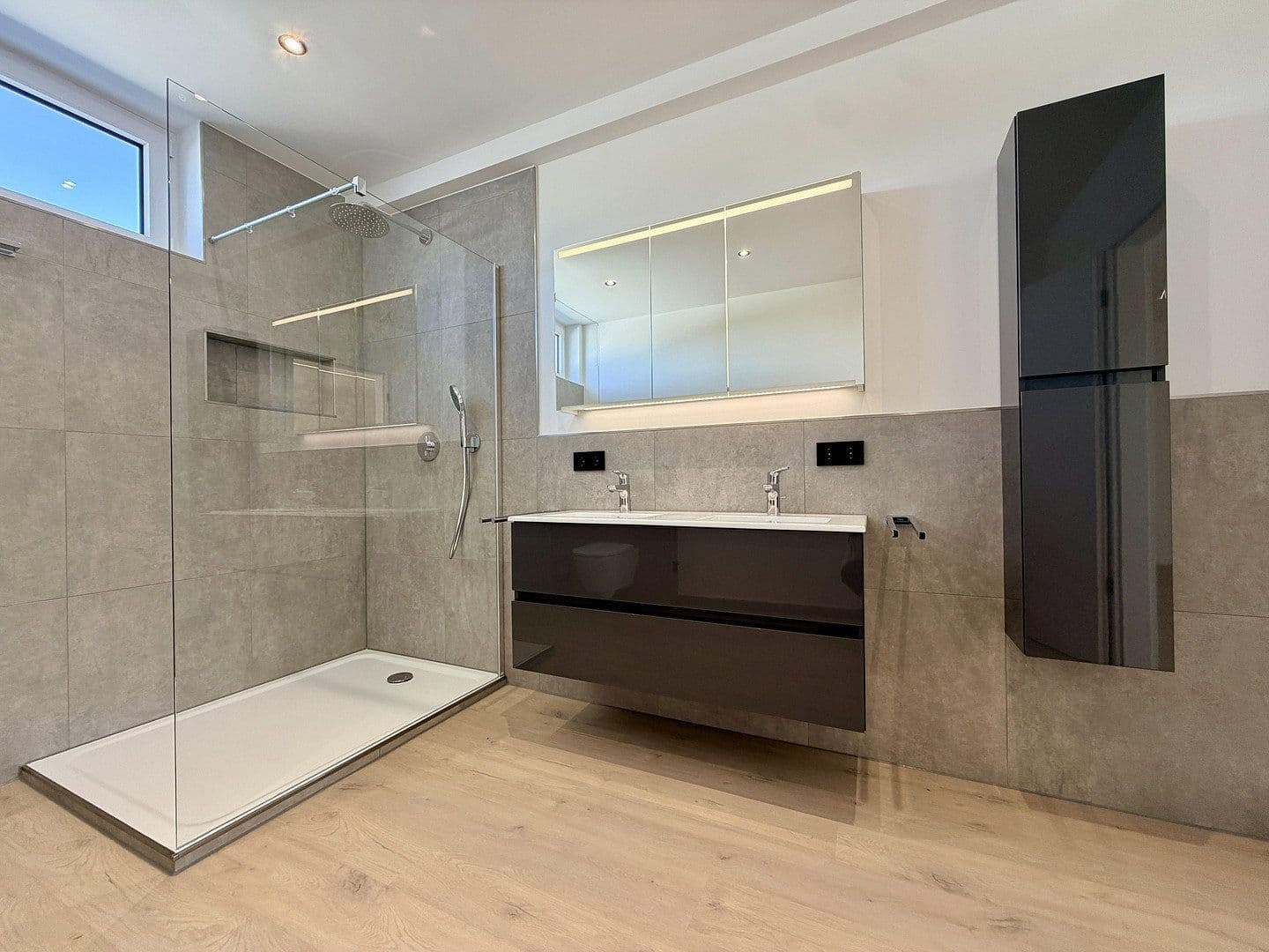 Pronájem bytu 4+1 134 m², Draisstr. 1, Karlsbad, Bádensko-Württembersko Pronájem bytu 4+1 134 m², Draisstr. 1, Karlsbad, Bádensko-Württembersko