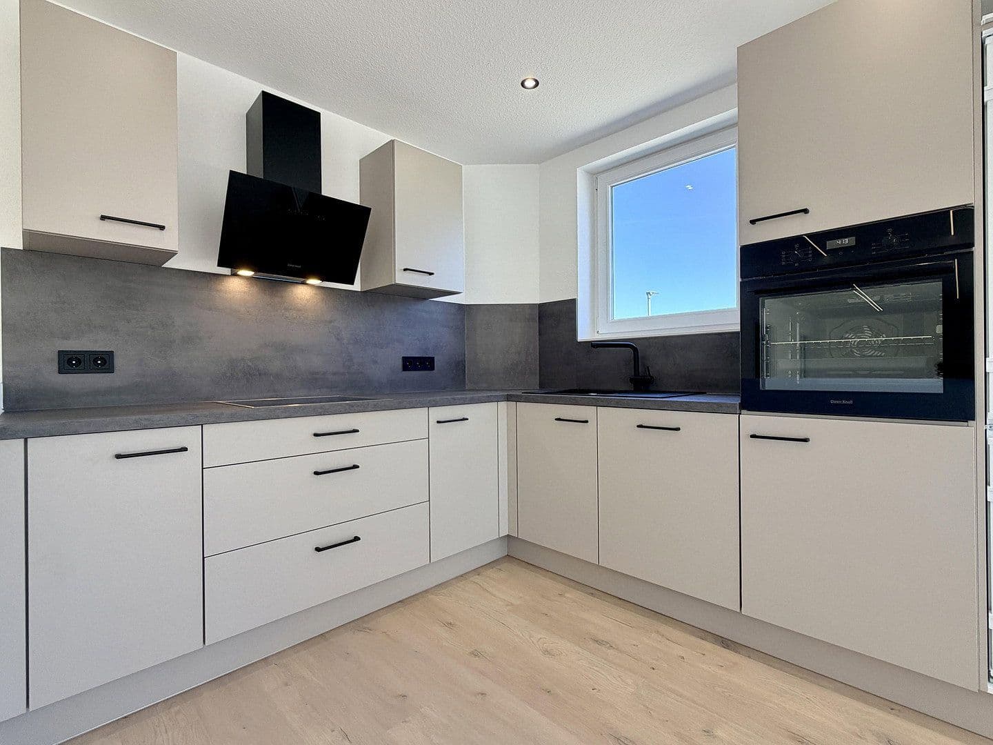 Pronájem bytu 4+1 134 m², Draisstr. 1, Karlsbad, Bádensko-Württembersko Pronájem bytu 4+1 134 m², Draisstr. 1, Karlsbad, Bádensko-Württembersko