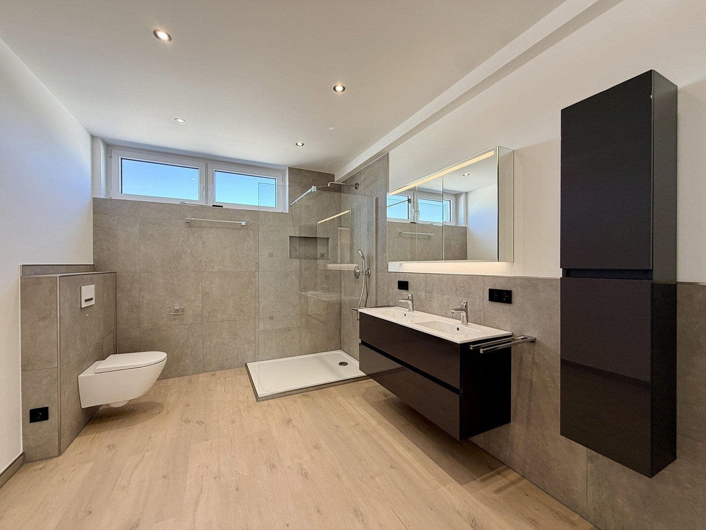 Pronájem bytu 4+1 134 m², Draisstr. 1, Karlsbad, Bádensko-Württembersko Pronájem bytu 4+1 134 m², Draisstr. 1, Karlsbad, Bádensko-Württembersko