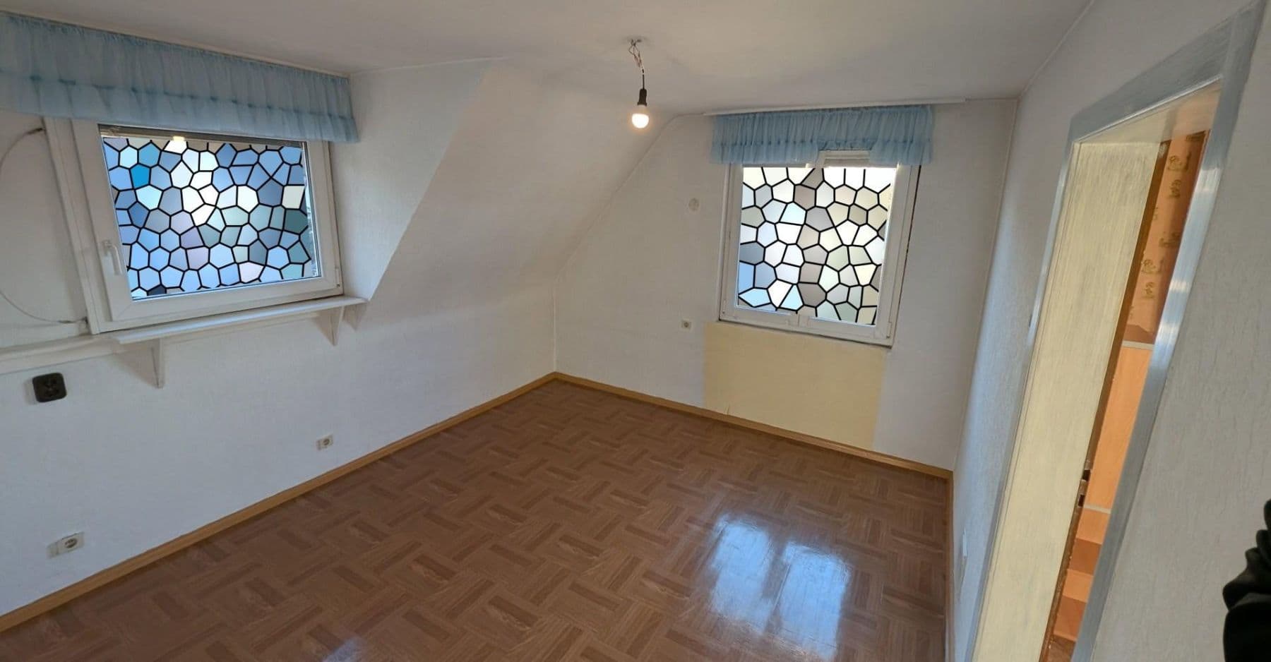 Prodej domu 95 m², pozemek 305 m², Teningen, Bádensko-Württembersko Prodej domu 95 m², pozemek 305 m², Teningen, Bádensko-Württembersko