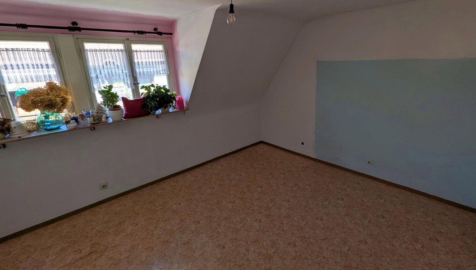 Prodej domu 95 m², pozemek 305 m², Teningen, Bádensko-Württembersko Prodej domu 95 m², pozemek 305 m², Teningen, Bádensko-Württembersko