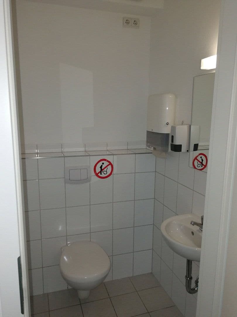 Pronájem kanceláře 170 m², Landau, Porýní-Falc Pronájem kanceláře 170 m², Landau, Porýní-Falc