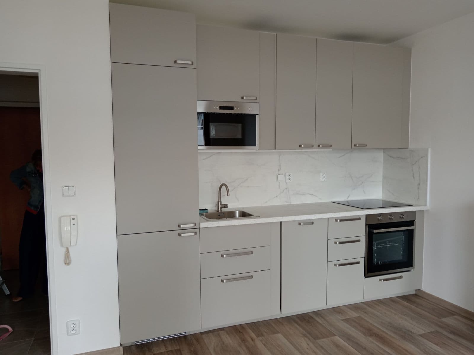 Pronájem bytu 1+kk 34 m², Sluneční náměstí, Praha, Praha Pronájem bytu 1+kk 34 m², Sluneční náměstí, Praha, Praha