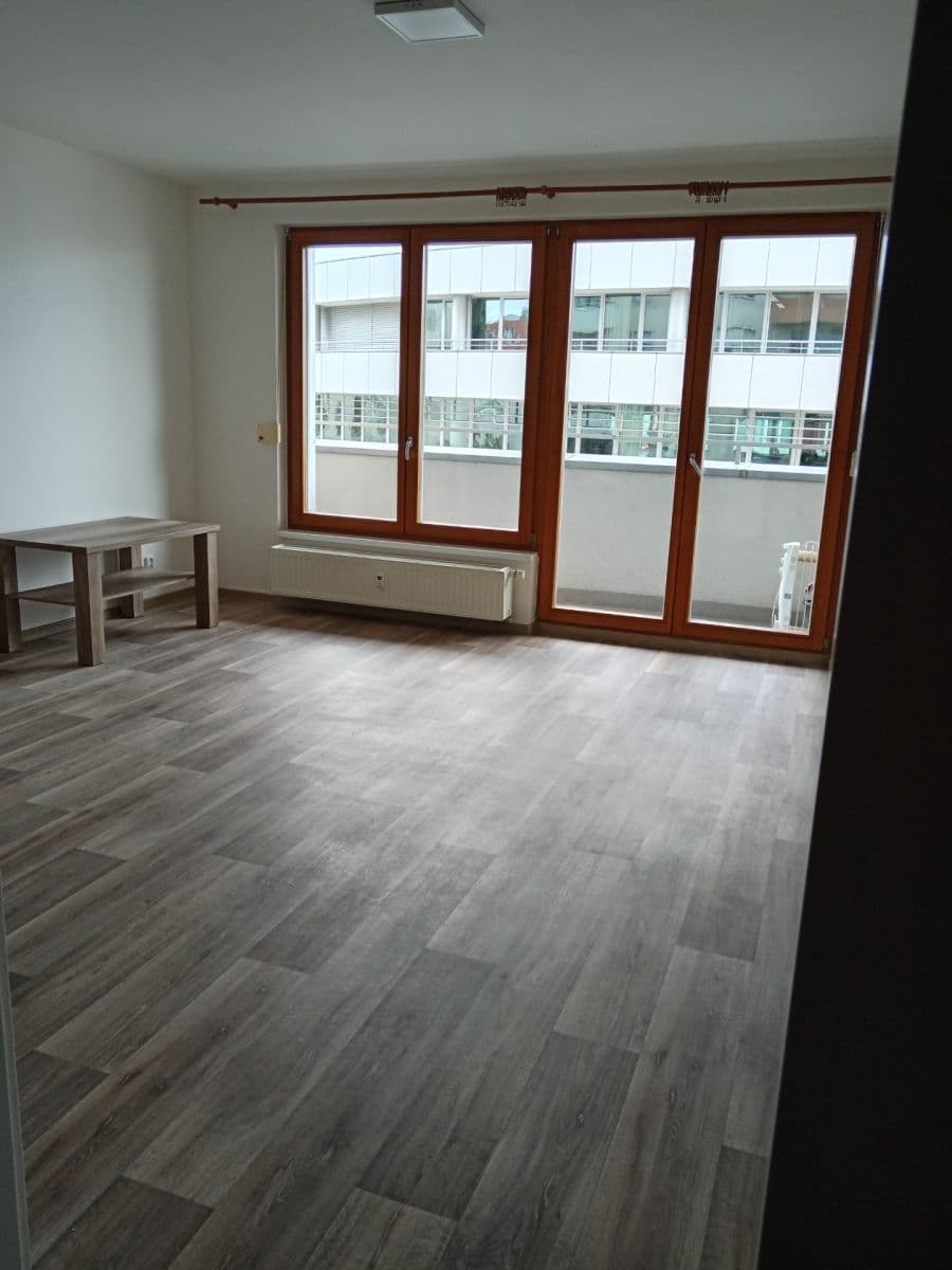 Pronájem bytu 1+kk 34 m², Sluneční náměstí, Praha, Praha Pronájem bytu 1+kk 34 m², Sluneční náměstí, Praha, Praha