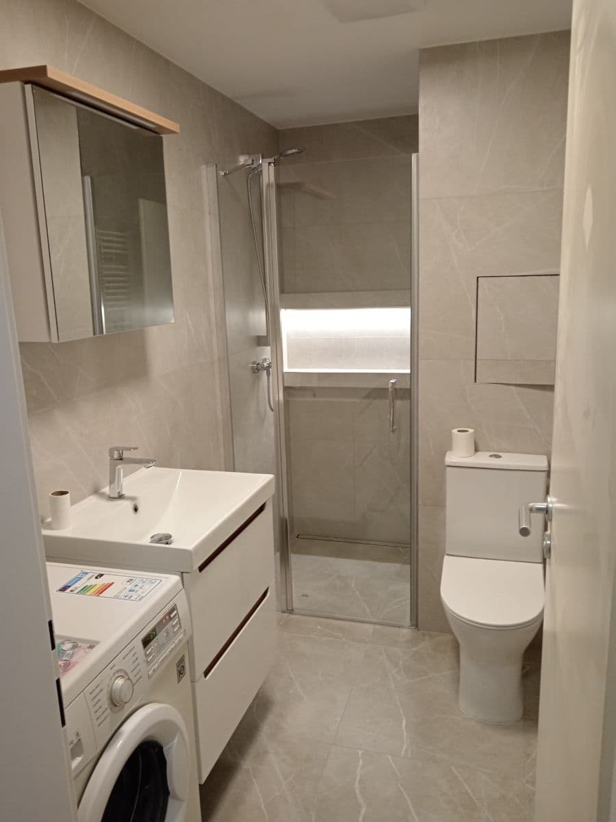 Pronájem bytu 1+kk 34 m², Sluneční náměstí, Praha, Praha Pronájem bytu 1+kk 34 m², Sluneční náměstí, Praha, Praha