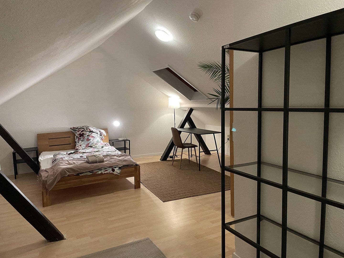 Pronájem domu 120 m², pozemek 600 m², Mariannenstrasse 45, Leipzig, Sasko Pronájem domu 120 m², pozemek 600 m², Mariannenstrasse 45, Leipzig, Sasko