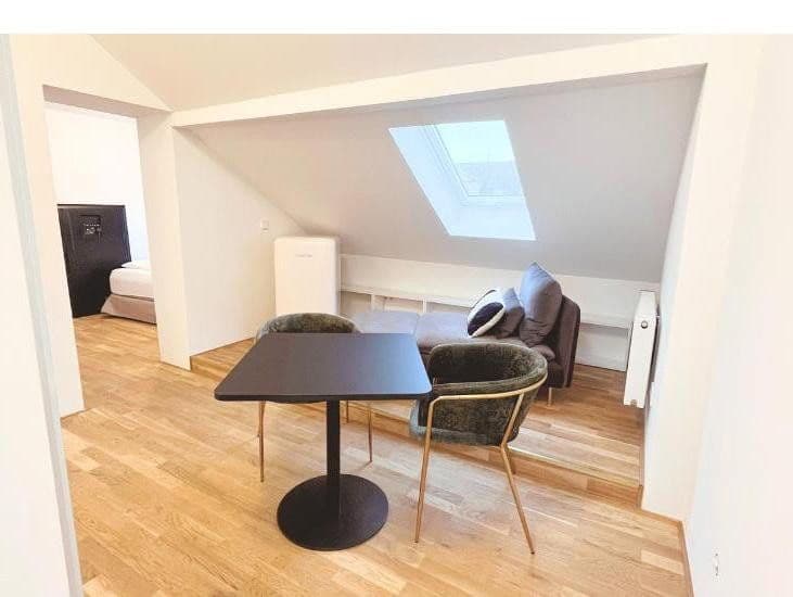 Pronájem bytu 2+1 46 m², Obertorplatz 14, Hechingen, Bádensko-Württembersko Pronájem bytu 2+1 46 m², Obertorplatz 14, Hechingen, Bádensko-Württembersko