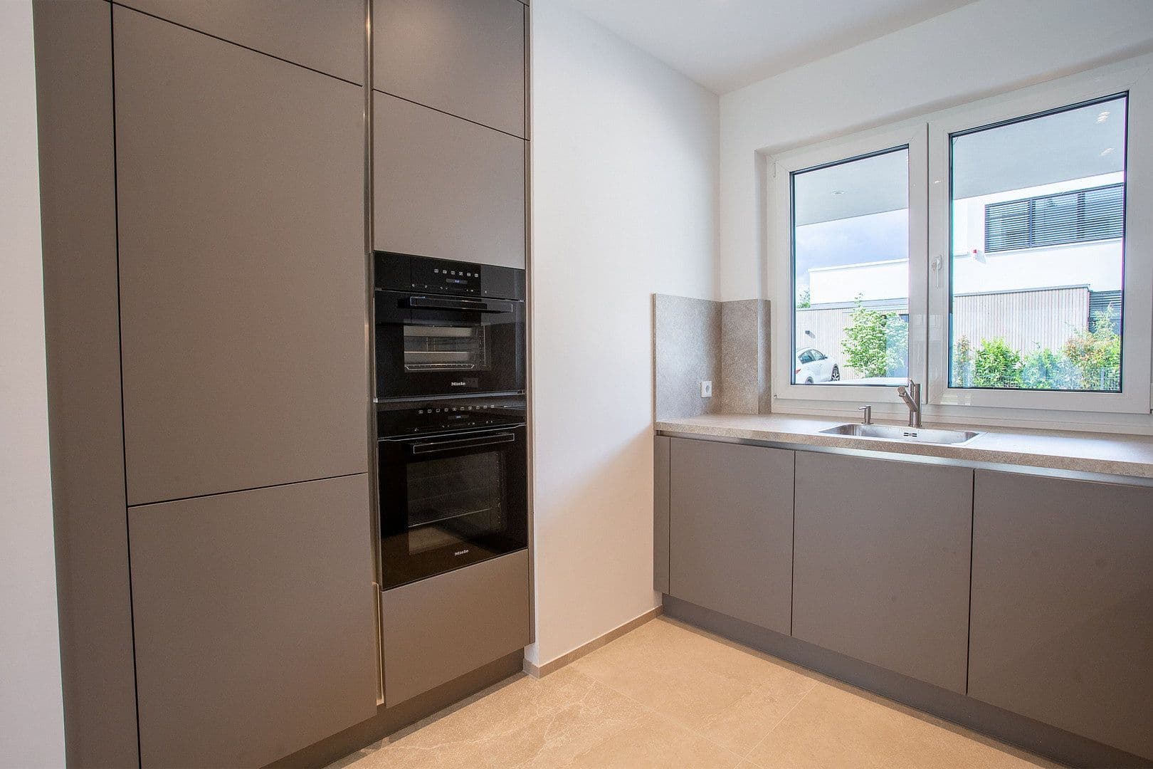 Pronájem domu 185 m², pozemek 330 m², Auf den Gänseweisen 24a, Liederbach am Taunus, Hessen Pronájem domu 185 m², pozemek 330 m², Auf den Gänseweisen 24a, Liederbach am Taunus, Hessen