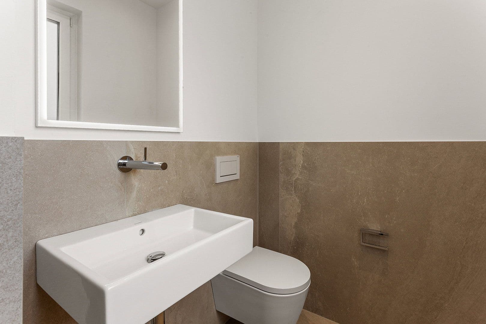 Pronájem domu 185 m², pozemek 330 m², Auf den Gänseweisen 24a, Liederbach am Taunus, Hessen Pronájem domu 185 m², pozemek 330 m², Auf den Gänseweisen 24a, Liederbach am Taunus, Hessen