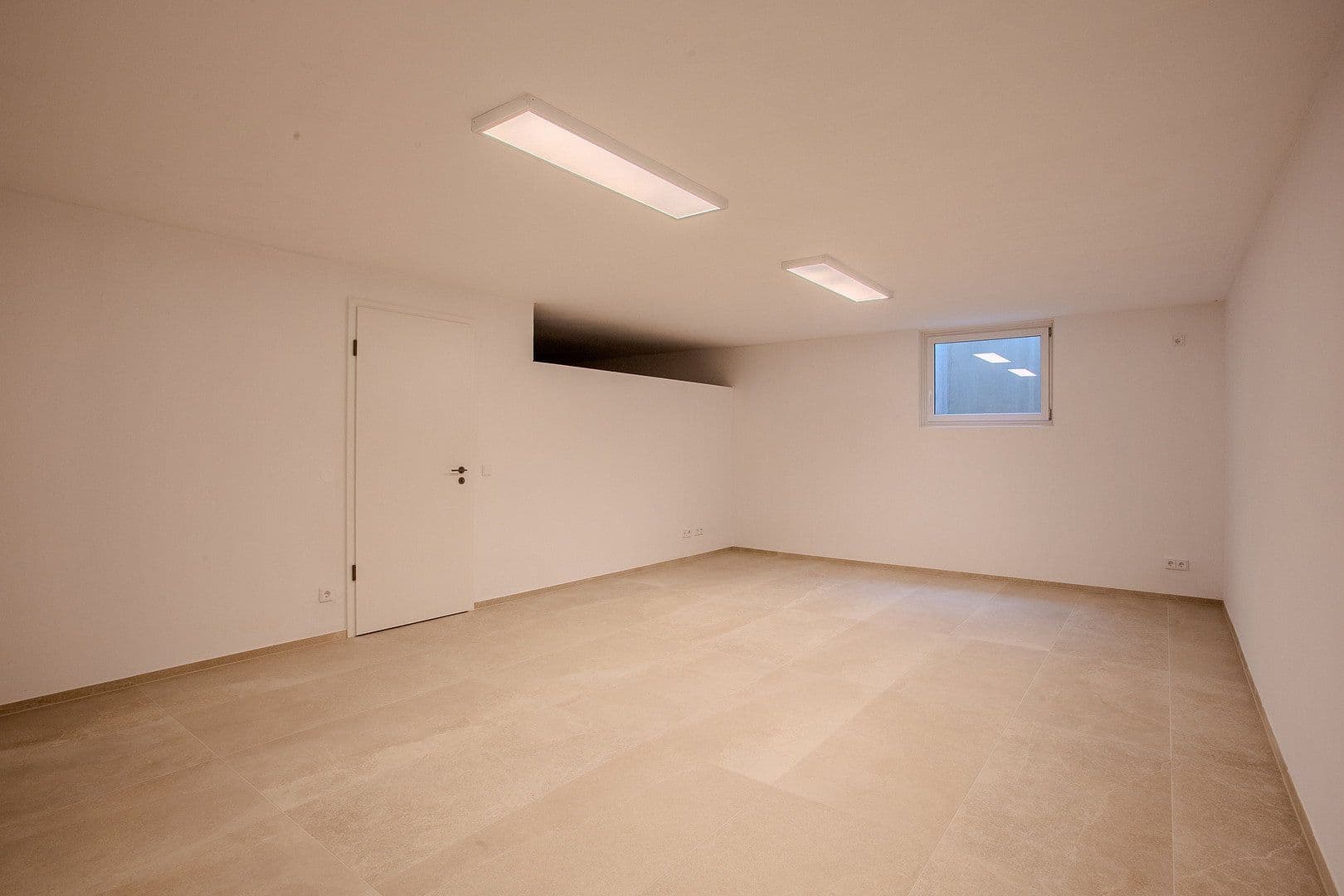 Pronájem domu 185 m², pozemek 330 m², Auf den Gänseweisen 24a, Liederbach am Taunus, Hessen Pronájem domu 185 m², pozemek 330 m², Auf den Gänseweisen 24a, Liederbach am Taunus, Hessen
