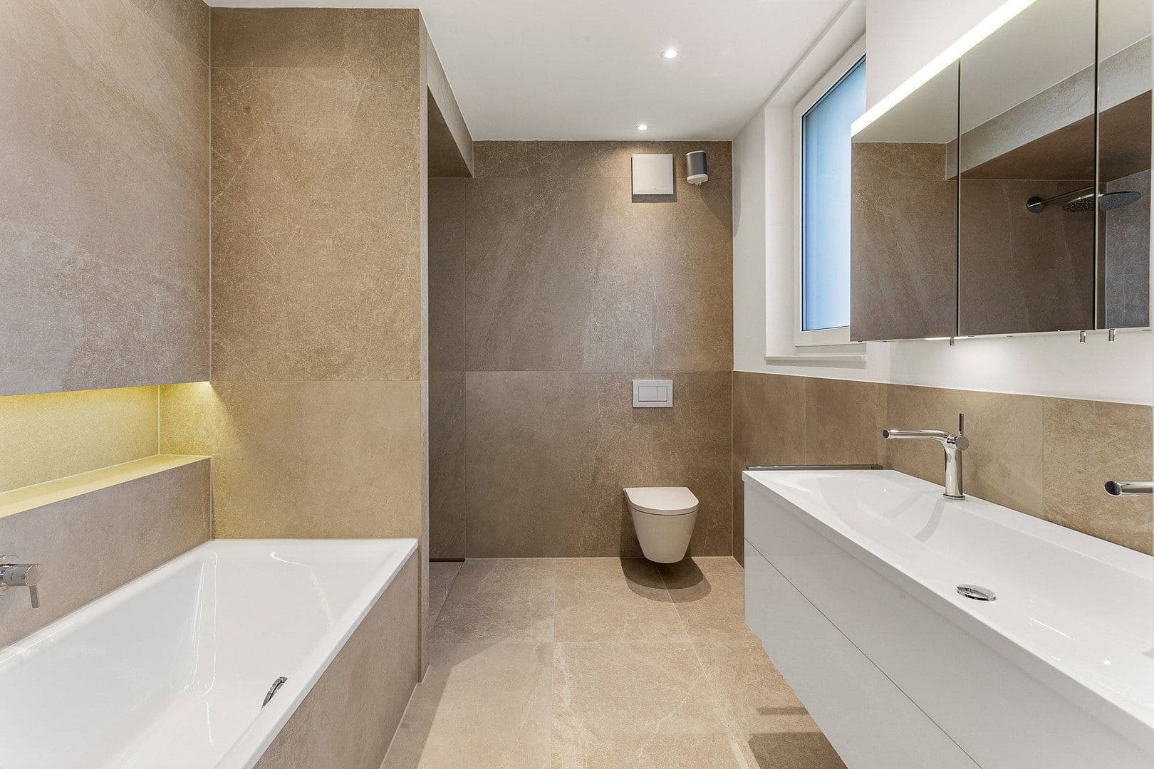 Pronájem domu 185 m², pozemek 330 m², Auf den Gänseweisen 24a, Liederbach am Taunus, Hessen Pronájem domu 185 m², pozemek 330 m², Auf den Gänseweisen 24a, Liederbach am Taunus, Hessen