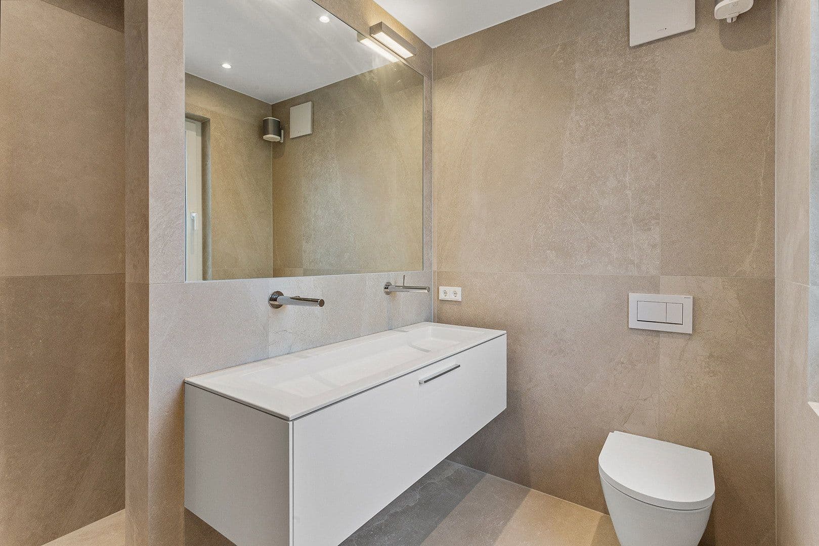 Pronájem domu 185 m², pozemek 330 m², Auf den Gänseweisen 24a, Liederbach am Taunus, Hessen Pronájem domu 185 m², pozemek 330 m², Auf den Gänseweisen 24a, Liederbach am Taunus, Hessen