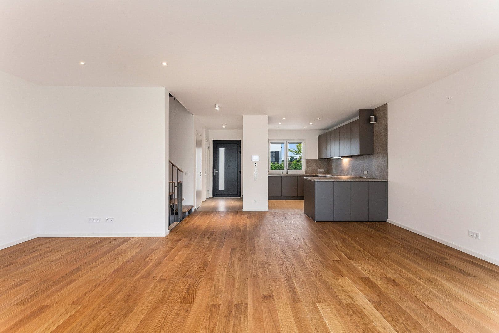 Pronájem domu 185 m², pozemek 330 m², Auf den Gänseweisen 24a, Liederbach am Taunus, Hessen Pronájem domu 185 m², pozemek 330 m², Auf den Gänseweisen 24a, Liederbach am Taunus, Hessen