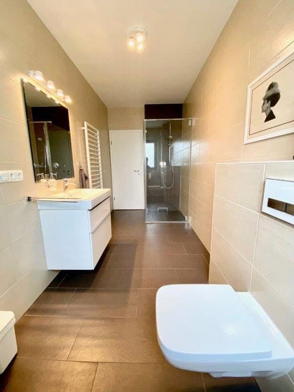 Pronájem domu 254 m², pozemek 451 m², Ottilie-Wildermuth-Weg 4, Frankfurt, Hessen Pronájem domu 254 m², pozemek 451 m², Ottilie-Wildermuth-Weg 4, Frankfurt, Hessen
