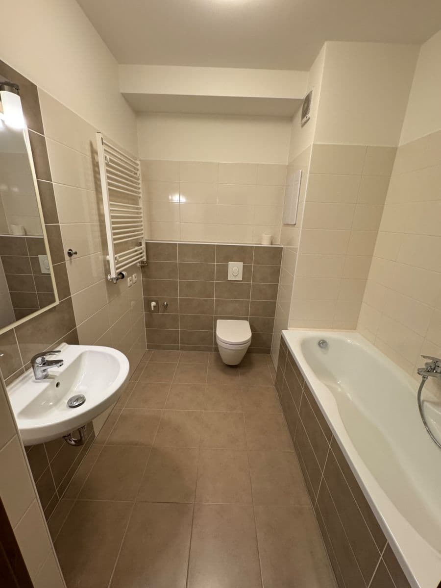 Pronájem bytu 1+kk 33 m², Blšanecká, Praha, Praha Pronájem bytu 1+kk 33 m², Blšanecká, Praha, Praha