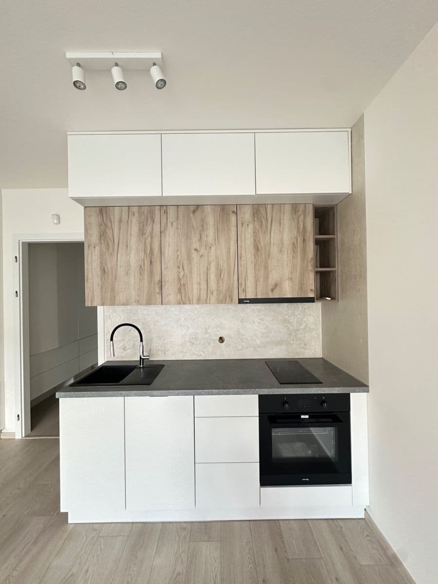 Pronájem bytu 1+kk 36 m², Bukačova, Praha, Praha Pronájem bytu 1+kk 36 m², Bukačova, Praha, Praha