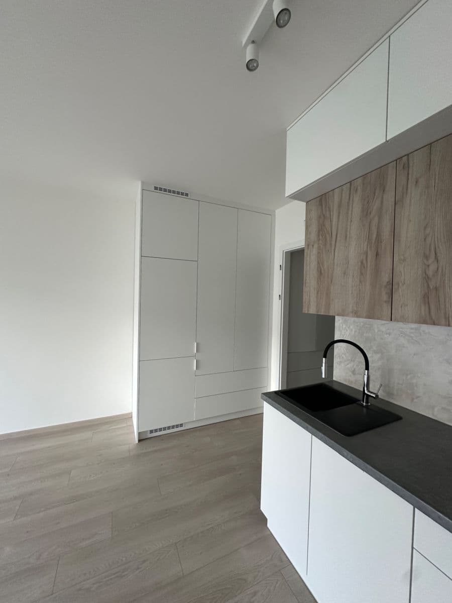 Pronájem bytu 1+kk 36 m², Bukačova, Praha, Praha Pronájem bytu 1+kk 36 m², Bukačova, Praha, Praha