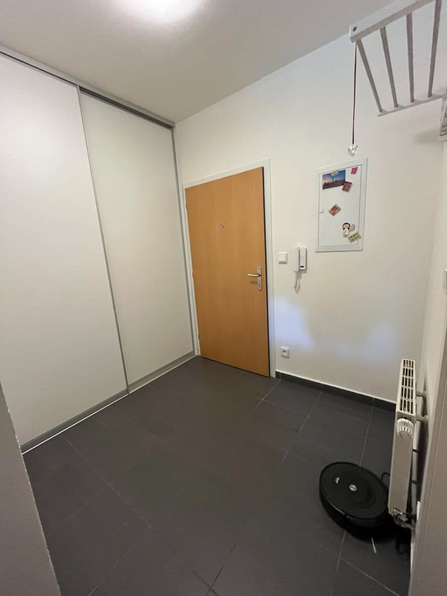 Pronájem bytu 1+kk 39 m², U Jízdárny, Praha, Praha Pronájem bytu 1+kk 39 m², U Jízdárny, Praha, Praha