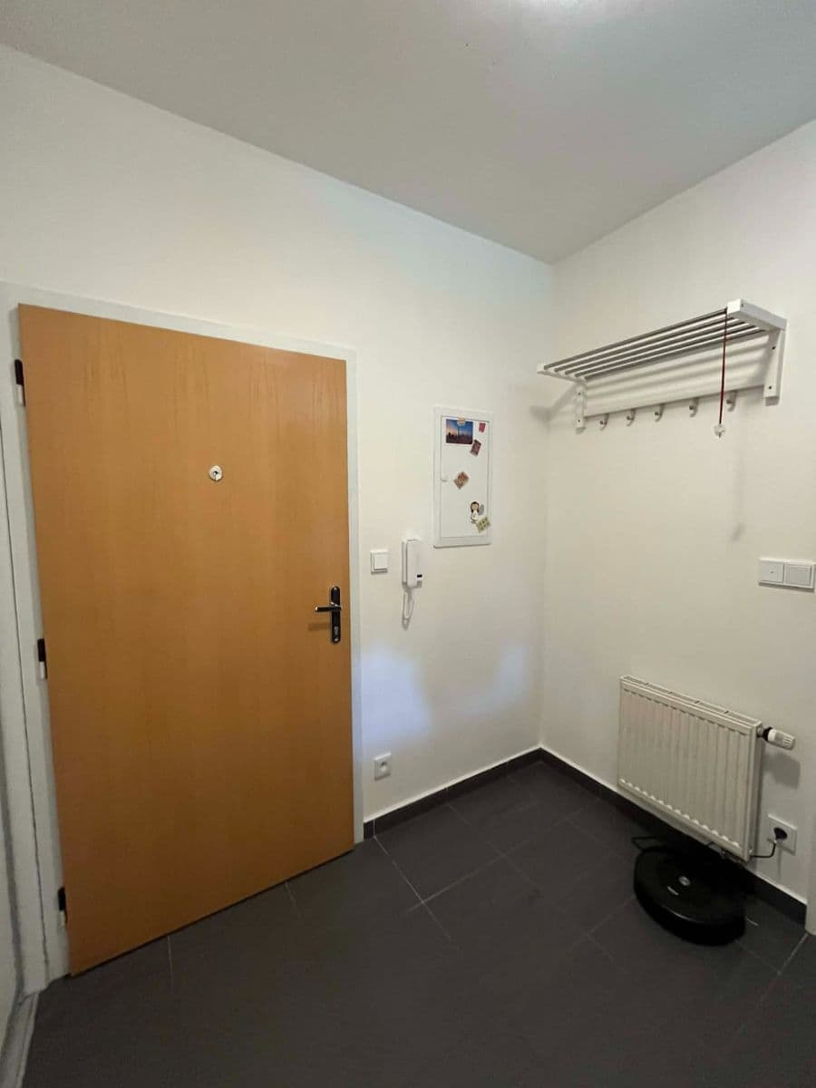 Pronájem bytu 1+kk 39 m², U Jízdárny, Praha, Praha Pronájem bytu 1+kk 39 m², U Jízdárny, Praha, Praha