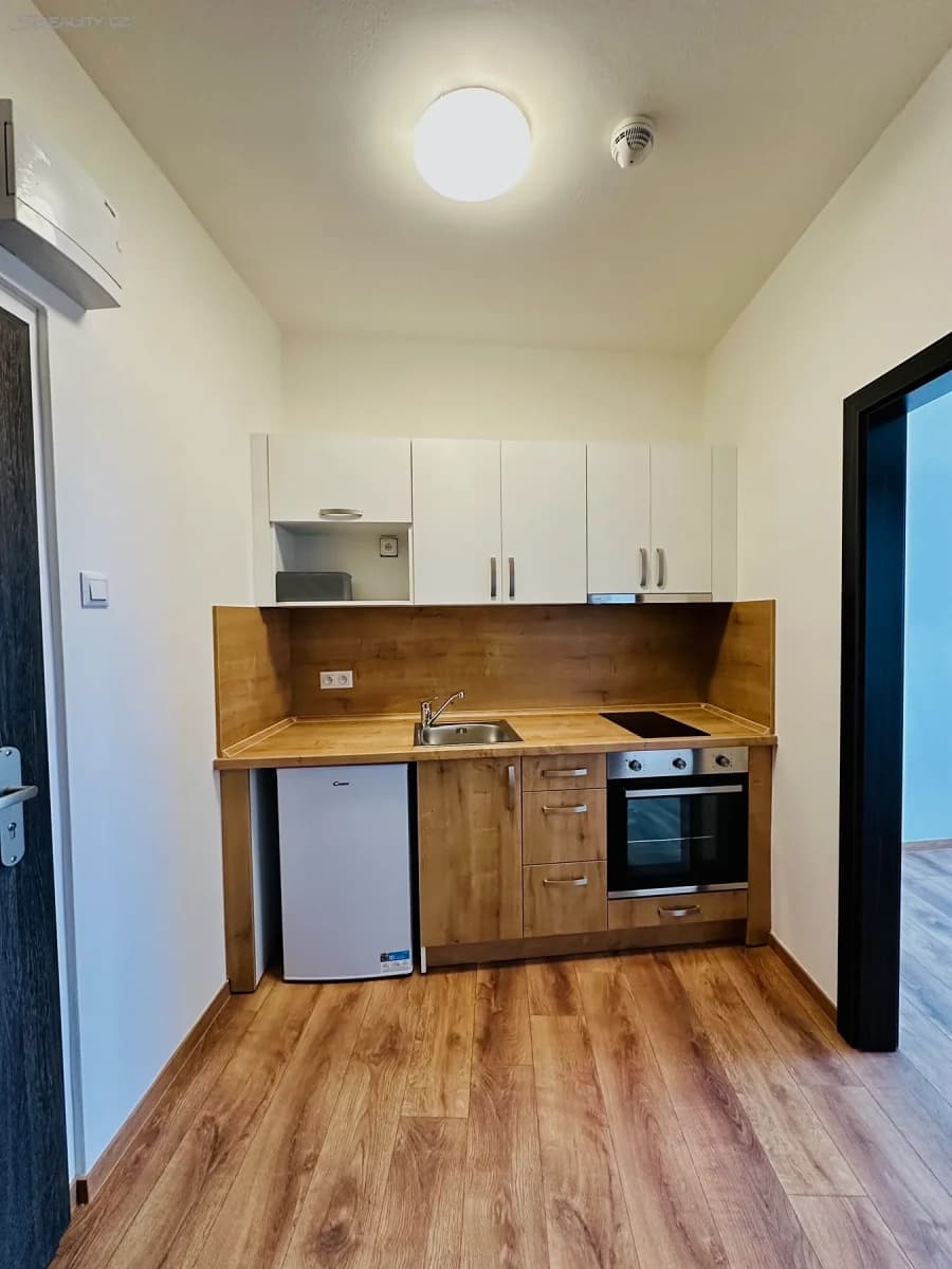 Pronájem bytu 2+kk 30 m², Suchdolské náměstí, Praha, Praha Pronájem bytu 2+kk 30 m², Suchdolské náměstí, Praha, Praha