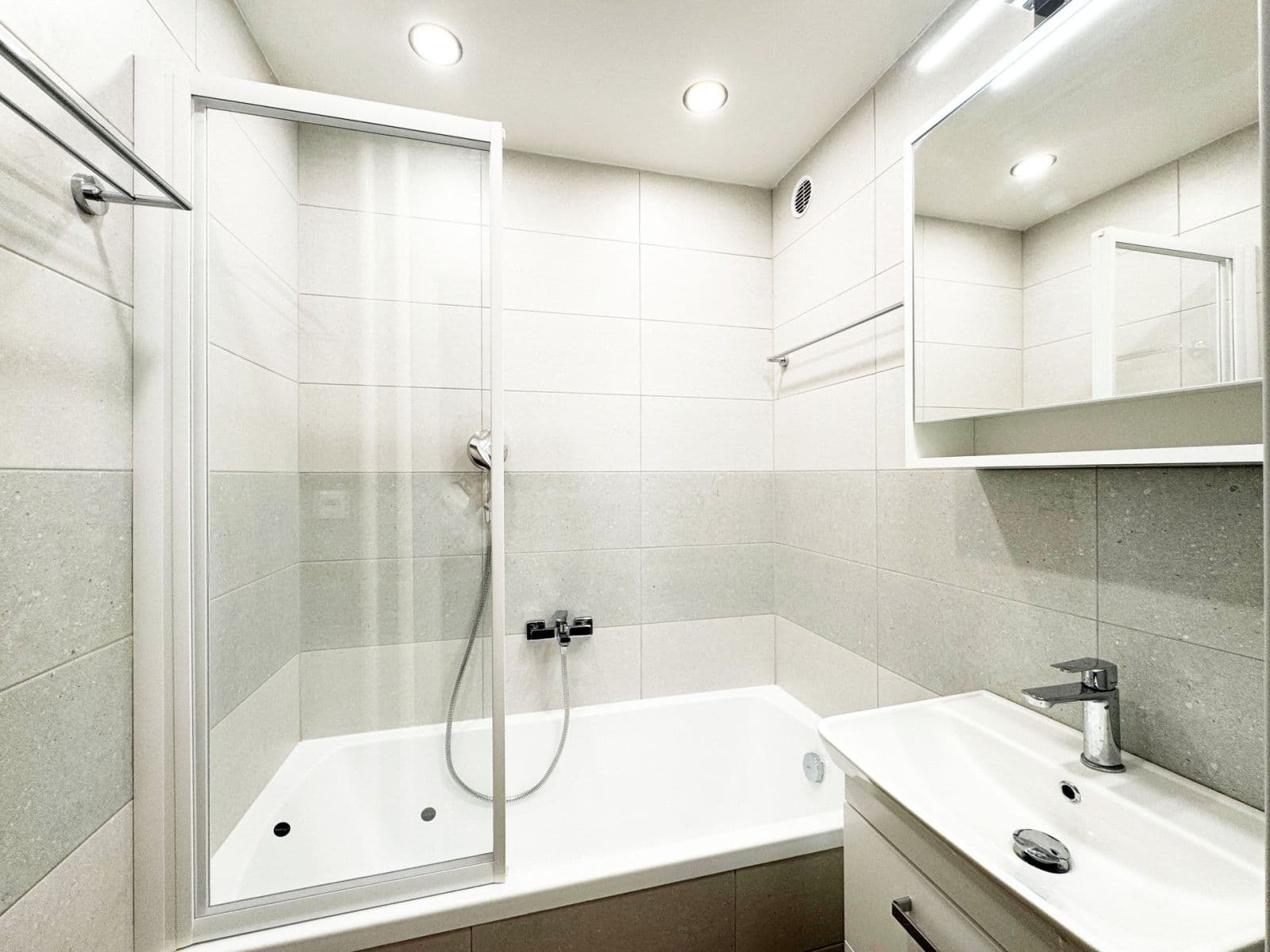 Pronájem bytu 3+kk 55 m², Nad olšinami, Praha, Praha Pronájem bytu 3+kk 55 m², Nad olšinami, Praha, Praha