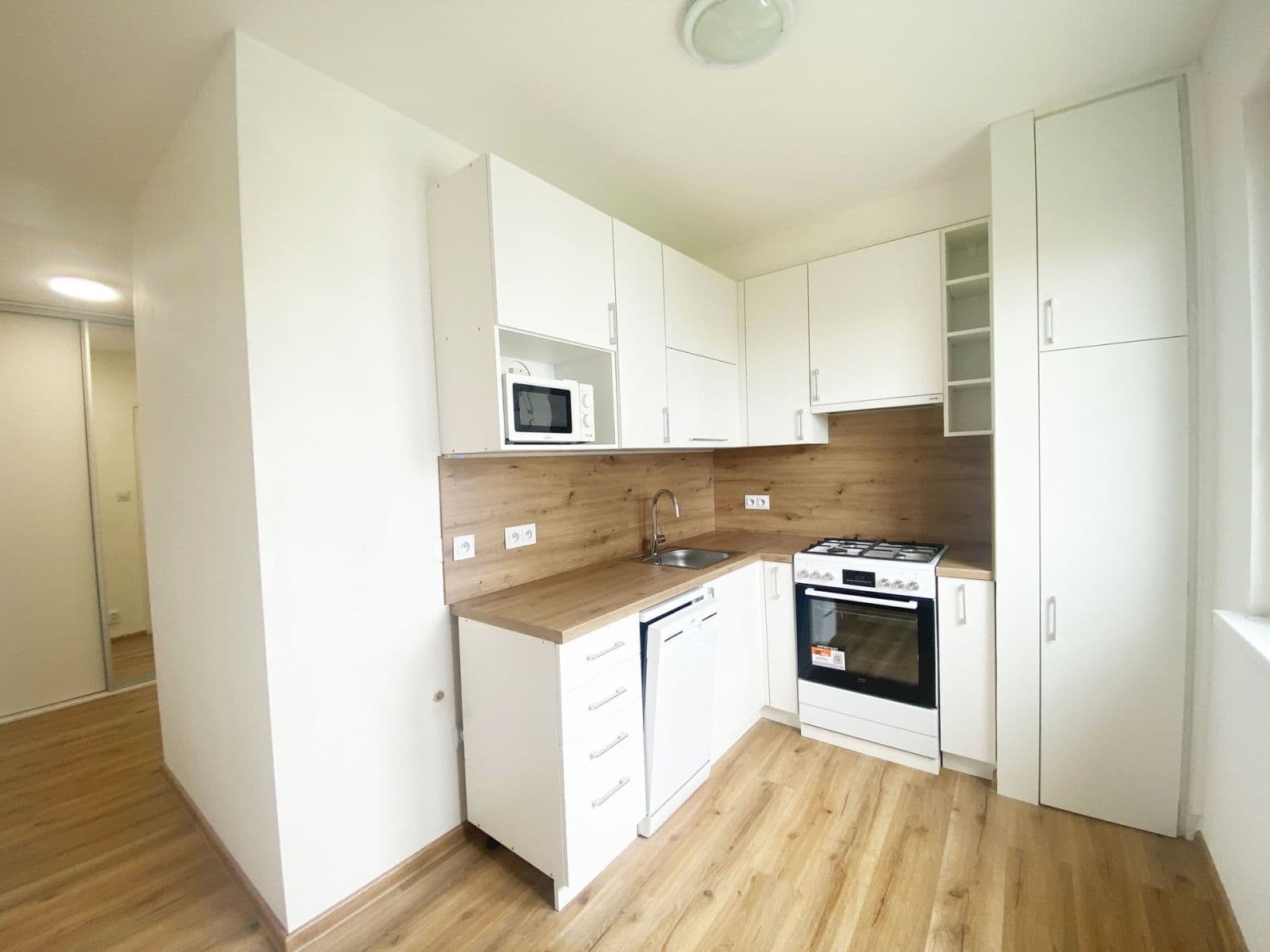 Pronájem bytu 2+1 55 m², Hyacintová, Praha, Praha Pronájem bytu 2+1 55 m², Hyacintová, Praha, Praha