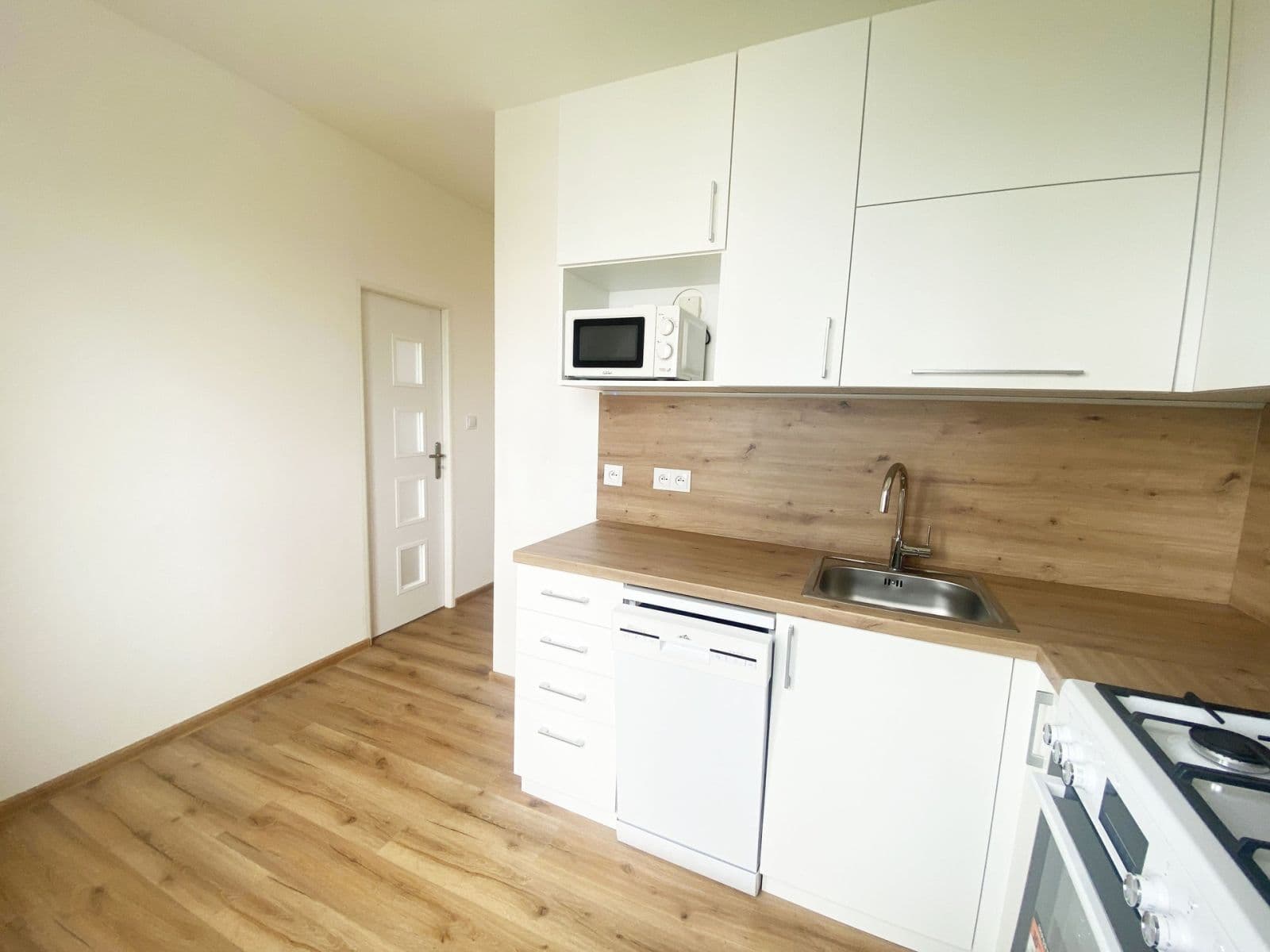 Pronájem bytu 2+1 55 m², Hyacintová, Praha, Praha Pronájem bytu 2+1 55 m², Hyacintová, Praha, Praha