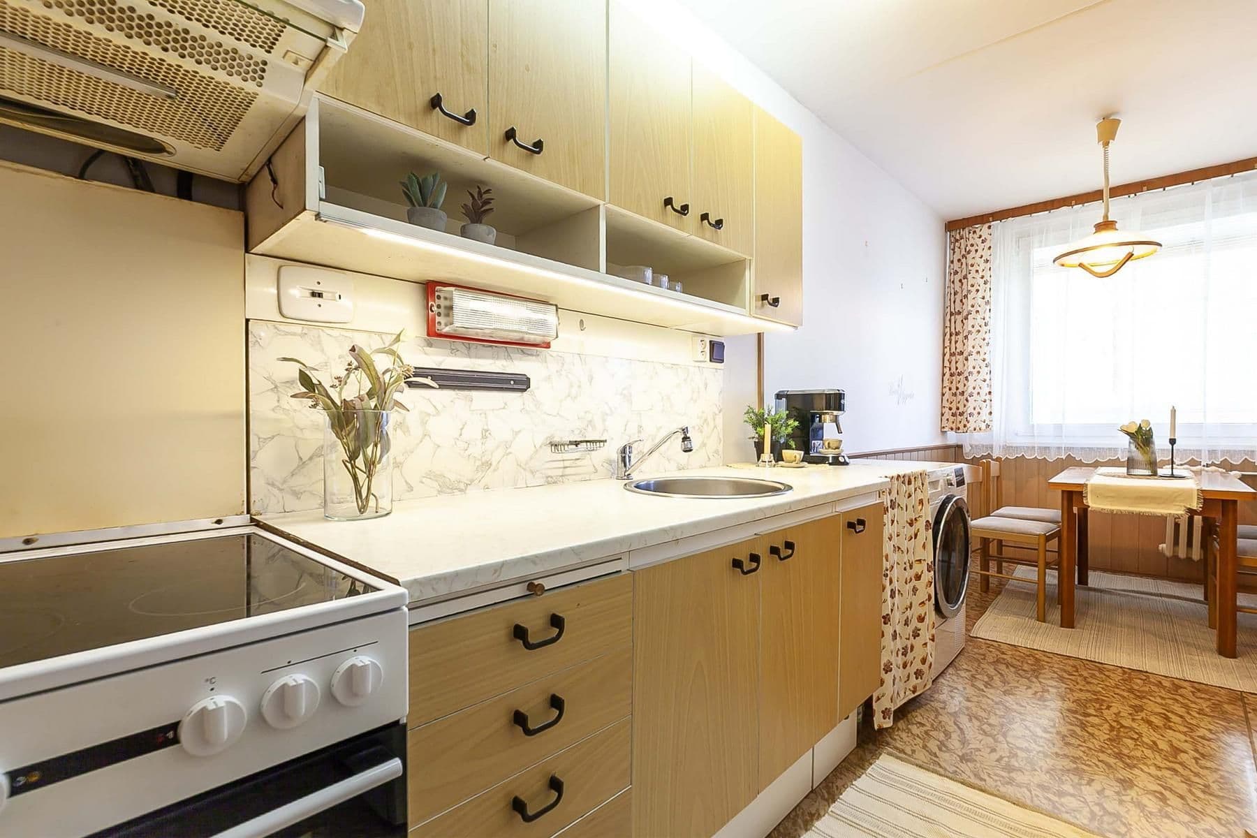 Prodej bytu 3+1 78 m², V Remízku, Praha, Praha Prodej bytu 3+1 78 m², V Remízku, Praha, Praha