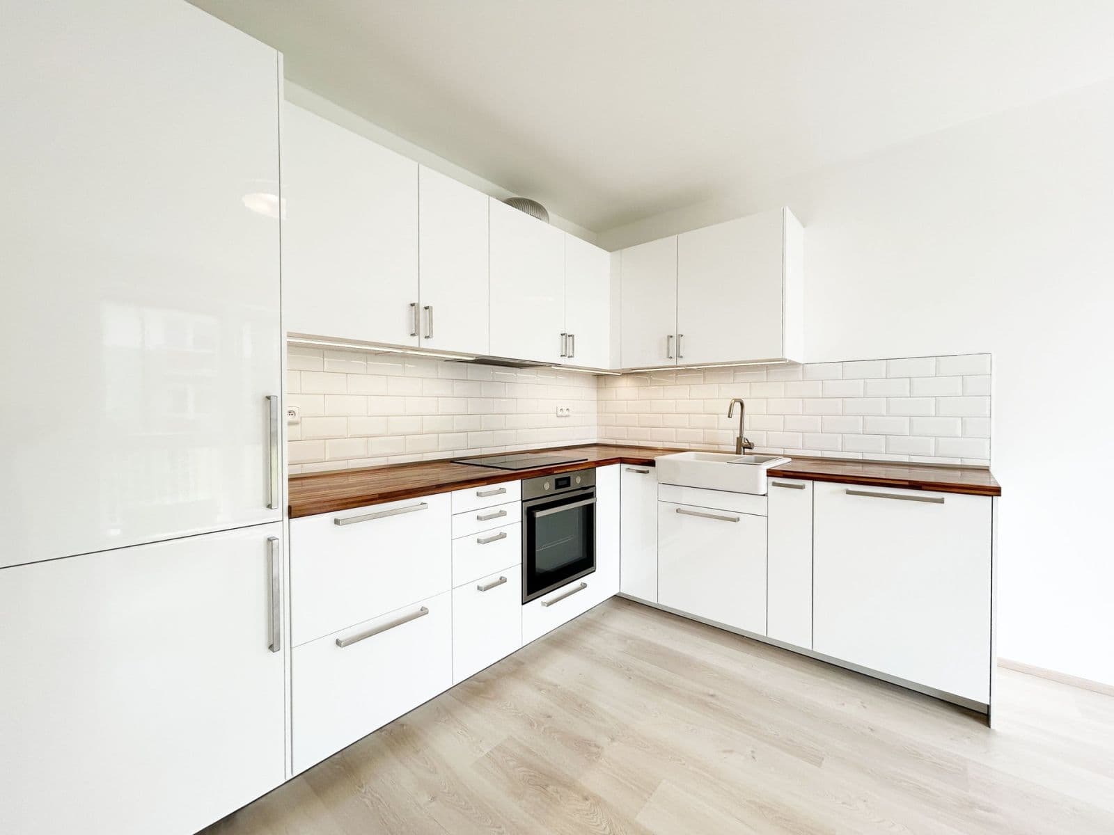 Pronájem bytu 3+kk 60 m², Příhodova, Chýně, Středočeský kraj Pronájem bytu 3+kk 60 m², Příhodova, Chýně, Středočeský kraj