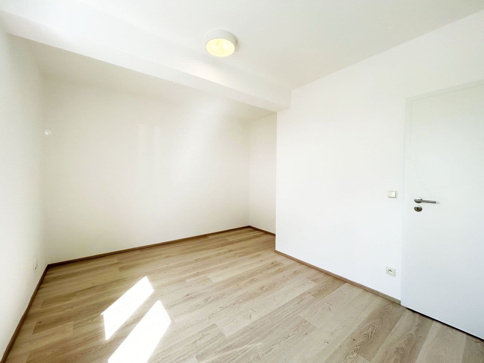 Pronájem bytu 3+kk 60 m², Příhodova, Chýně, Středočeský kraj Pronájem bytu 3+kk 60 m², Příhodova, Chýně, Středočeský kraj