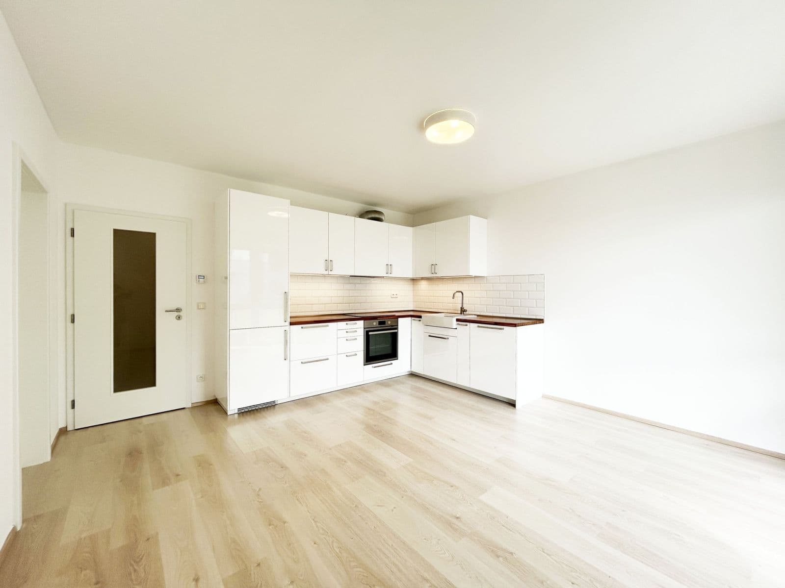 Pronájem bytu 3+kk 60 m², Příhodova, Chýně, Středočeský kraj Pronájem bytu 3+kk 60 m², Příhodova, Chýně, Středočeský kraj