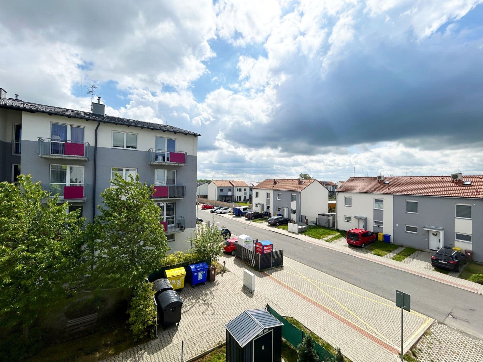 Pronájem bytu 3+kk 60 m², Příhodova, Chýně, Středočeský kraj Pronájem bytu 3+kk 60 m², Příhodova, Chýně, Středočeský kraj