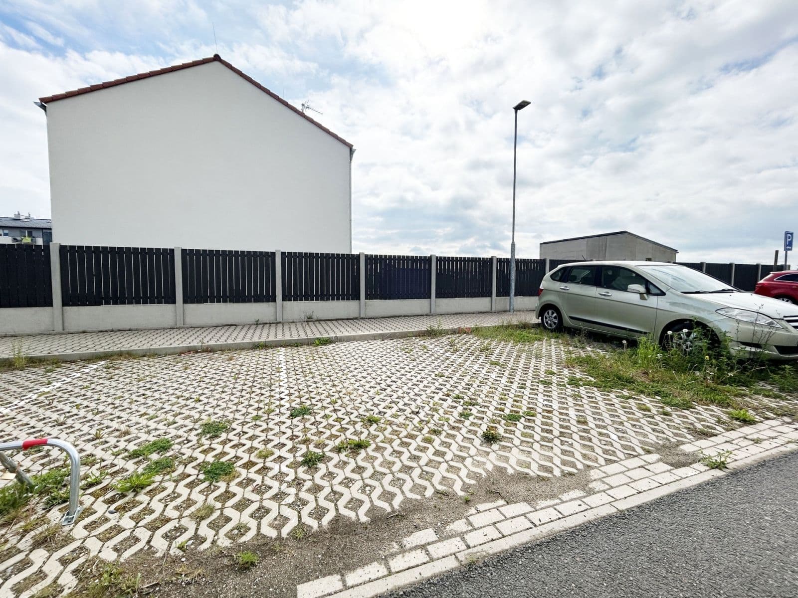 Pronájem bytu 3+kk 60 m², Příhodova, Chýně, Středočeský kraj Pronájem bytu 3+kk 60 m², Příhodova, Chýně, Středočeský kraj
