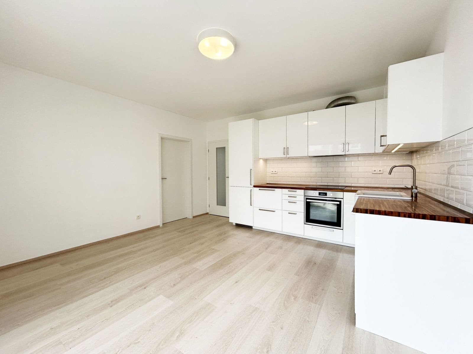 Pronájem bytu 3+kk 60 m², Příhodova, Chýně, Středočeský kraj Pronájem bytu 3+kk 60 m², Příhodova, Chýně, Středočeský kraj