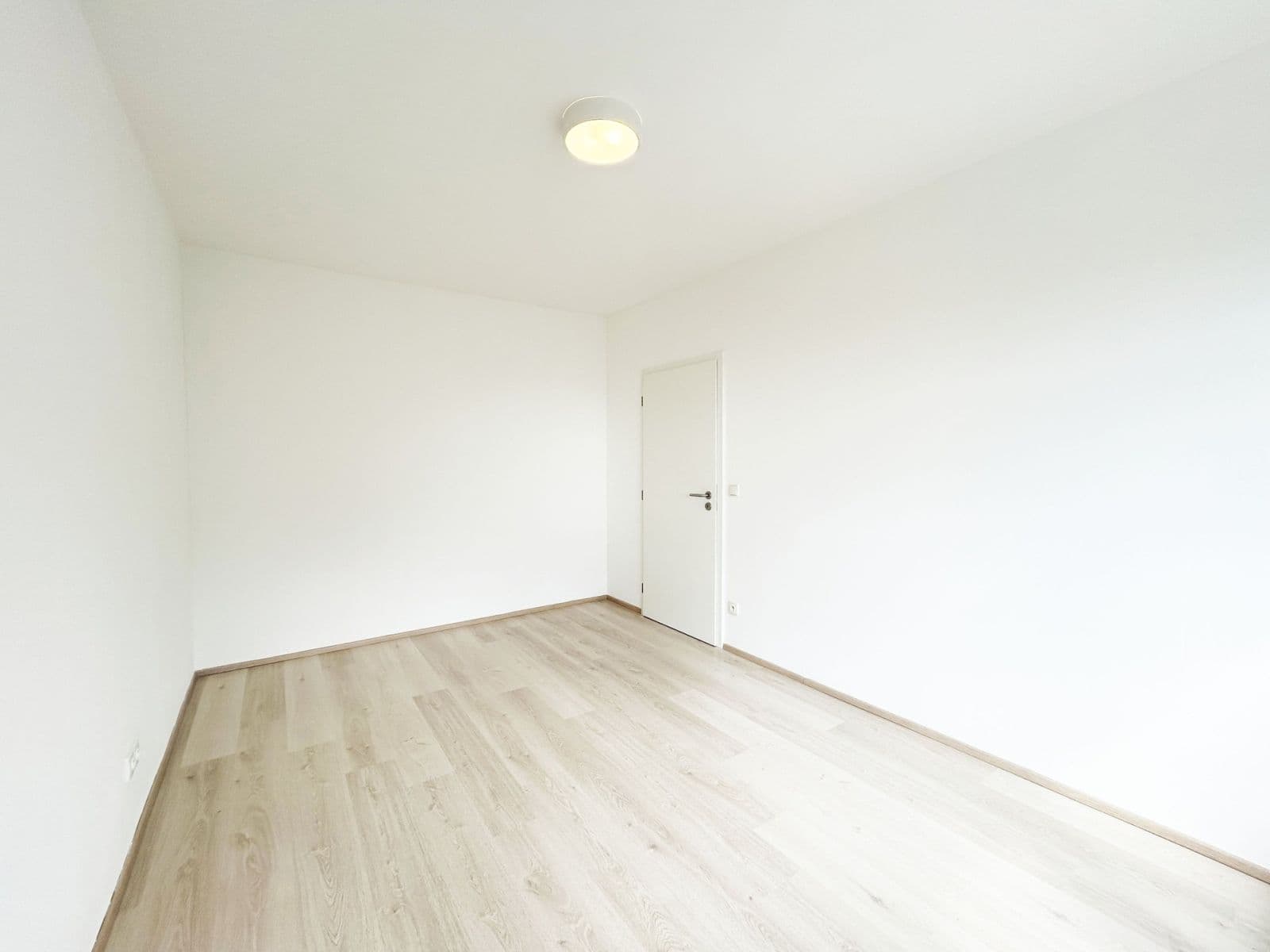 Pronájem bytu 3+kk 60 m², Příhodova, Chýně, Středočeský kraj Pronájem bytu 3+kk 60 m², Příhodova, Chýně, Středočeský kraj
