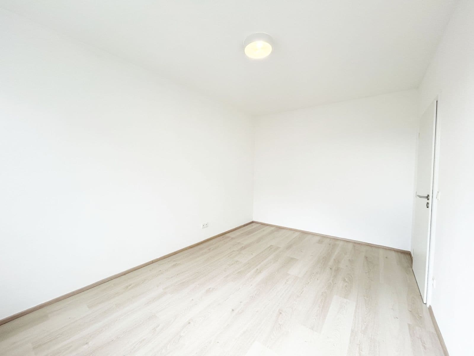 Pronájem bytu 3+kk 60 m², Příhodova, Chýně, Středočeský kraj Pronájem bytu 3+kk 60 m², Příhodova, Chýně, Středočeský kraj