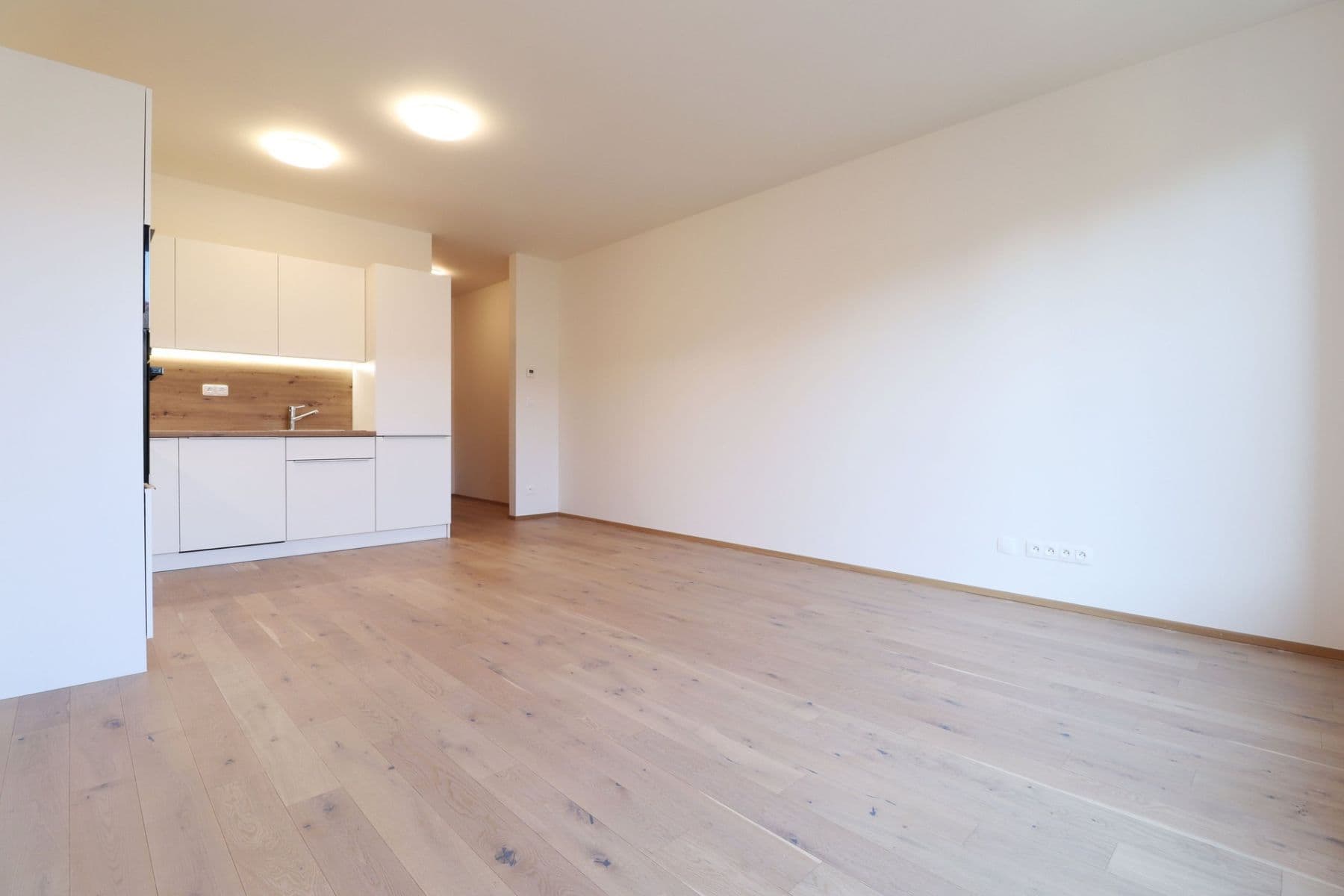 Pronájem bytu 2+kk 50 m², Na Valentince, Praha, Praha Pronájem bytu 2+kk 50 m², Na Valentince, Praha, Praha