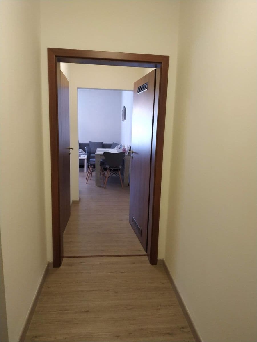 Pronájem bytu 1+kk 40 m², Partyzánská, Odolena Voda, Středočeský kraj Pronájem bytu 1+kk 40 m², Partyzánská, Odolena Voda, Středočeský kraj