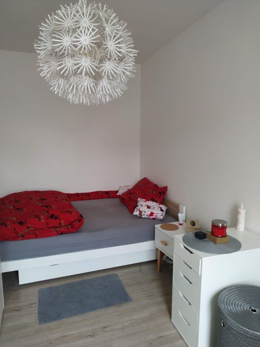 Pronájem bytu 1+kk 40 m², Partyzánská, Odolena Voda, Středočeský kraj Pronájem bytu 1+kk 40 m², Partyzánská, Odolena Voda, Středočeský kraj