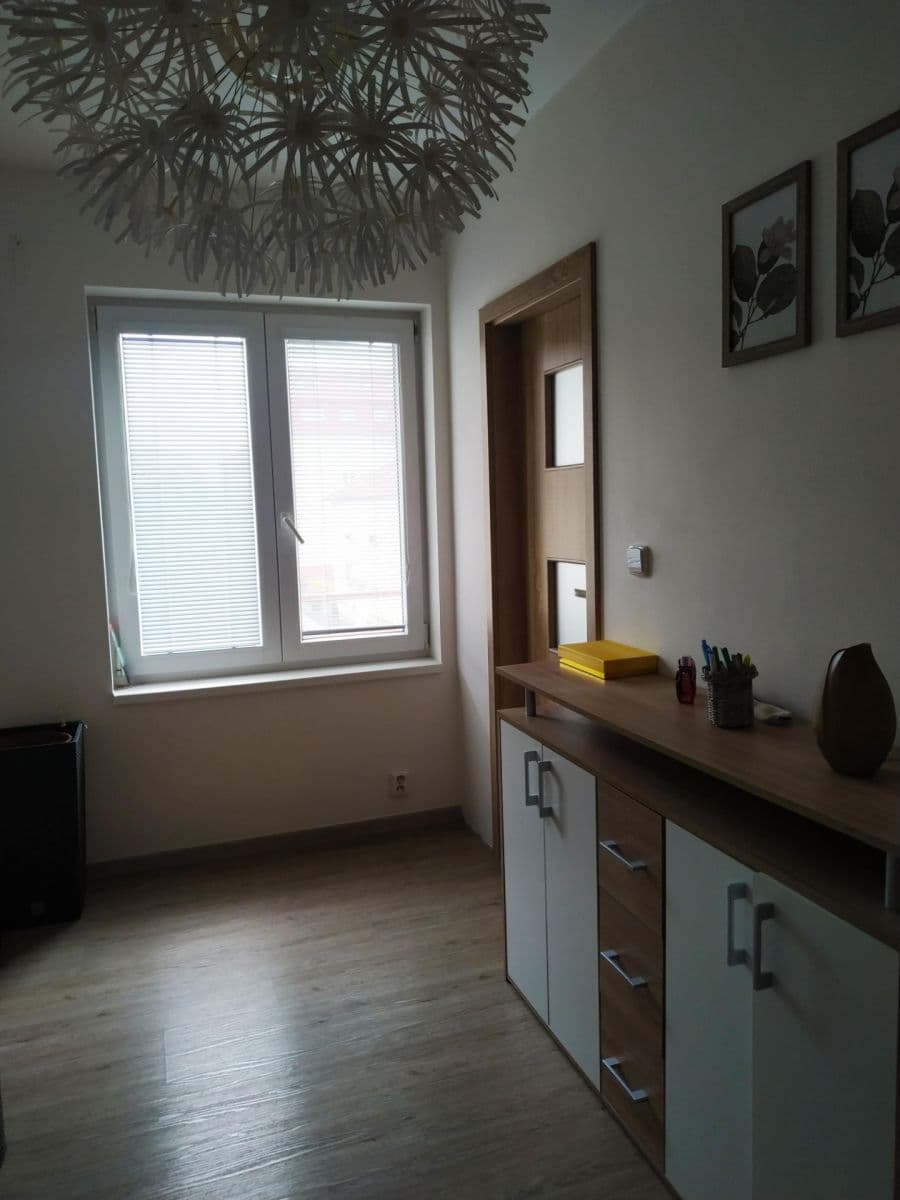 Pronájem bytu 1+kk 40 m², Partyzánská, Odolena Voda, Středočeský kraj Pronájem bytu 1+kk 40 m², Partyzánská, Odolena Voda, Středočeský kraj