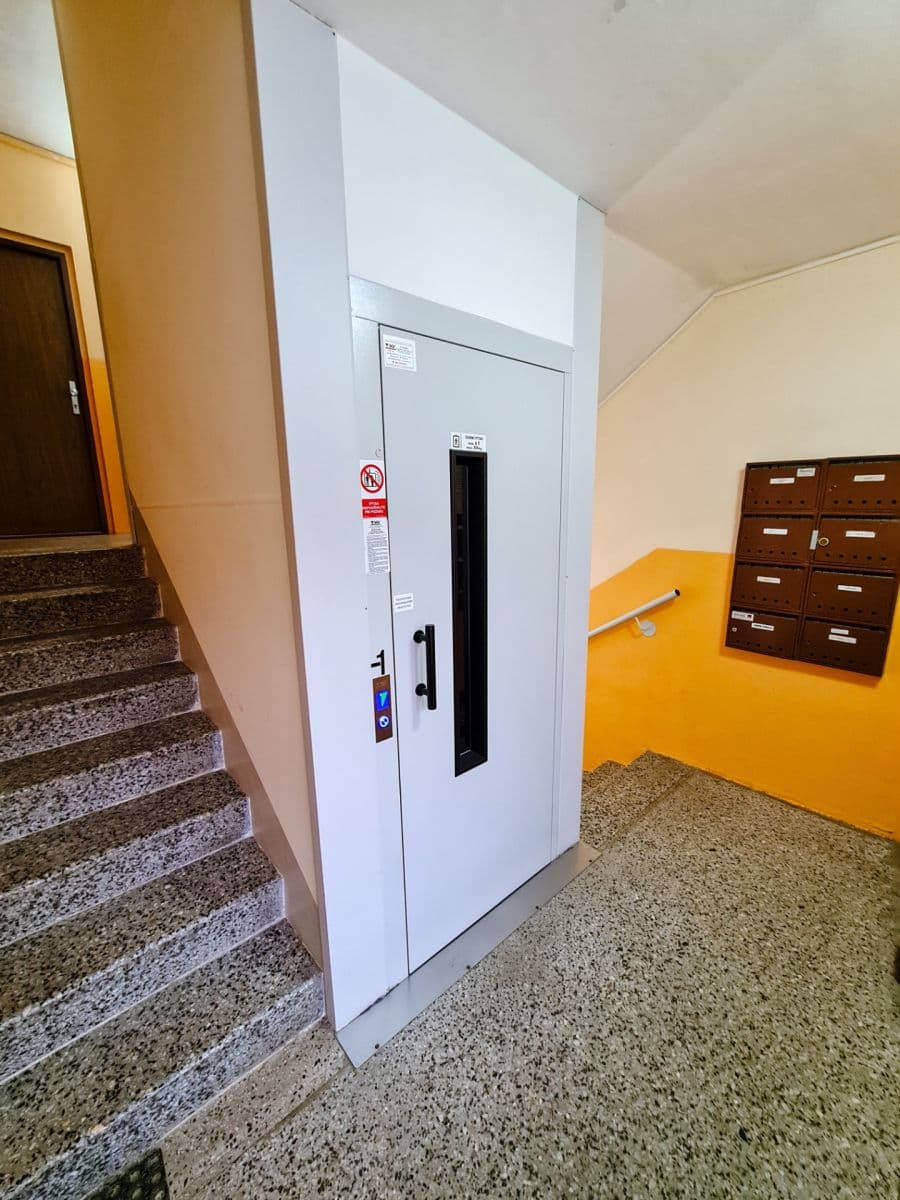 Prodej bytu 3+1 85 m², Svatošská, Karlovy Vary, Karlovarský kraj Prodej bytu 3+1 85 m², Svatošská, Karlovy Vary, Karlovarský kraj