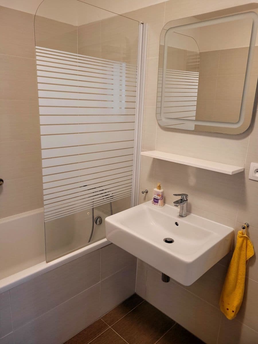 Pronájem bytu 2+kk 60 m², Nad Úžlabinou, Praha, Praha Pronájem bytu 2+kk 60 m², Nad Úžlabinou, Praha, Praha